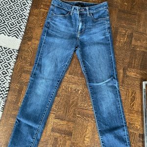 Jeans. Uniqlo. Size 25. Slim. High waisted.